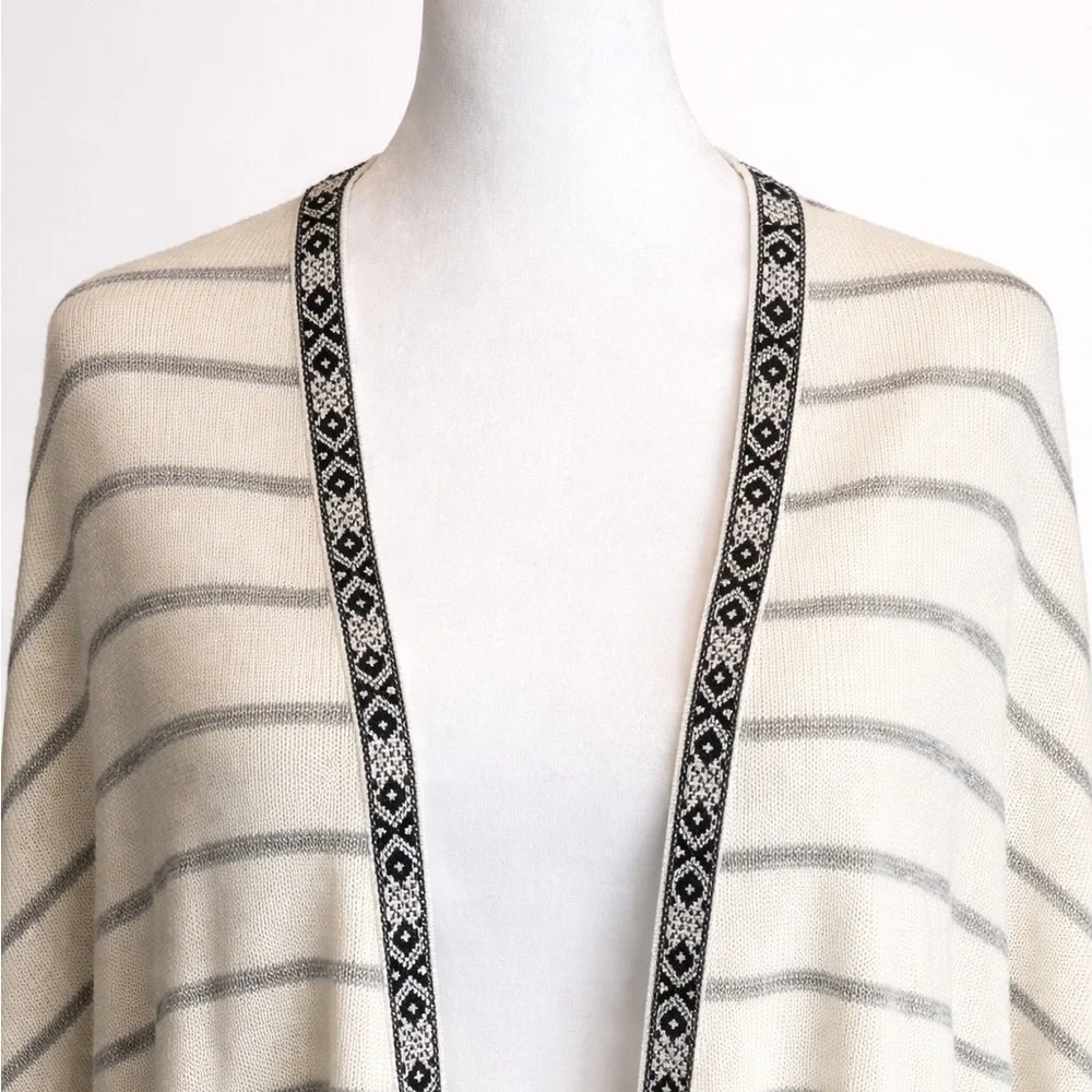 Le Lis Striped Kimono Cardigan Wrap Cream Gray Medium